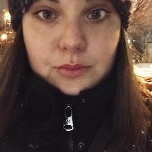 Meet your Posher, Holly